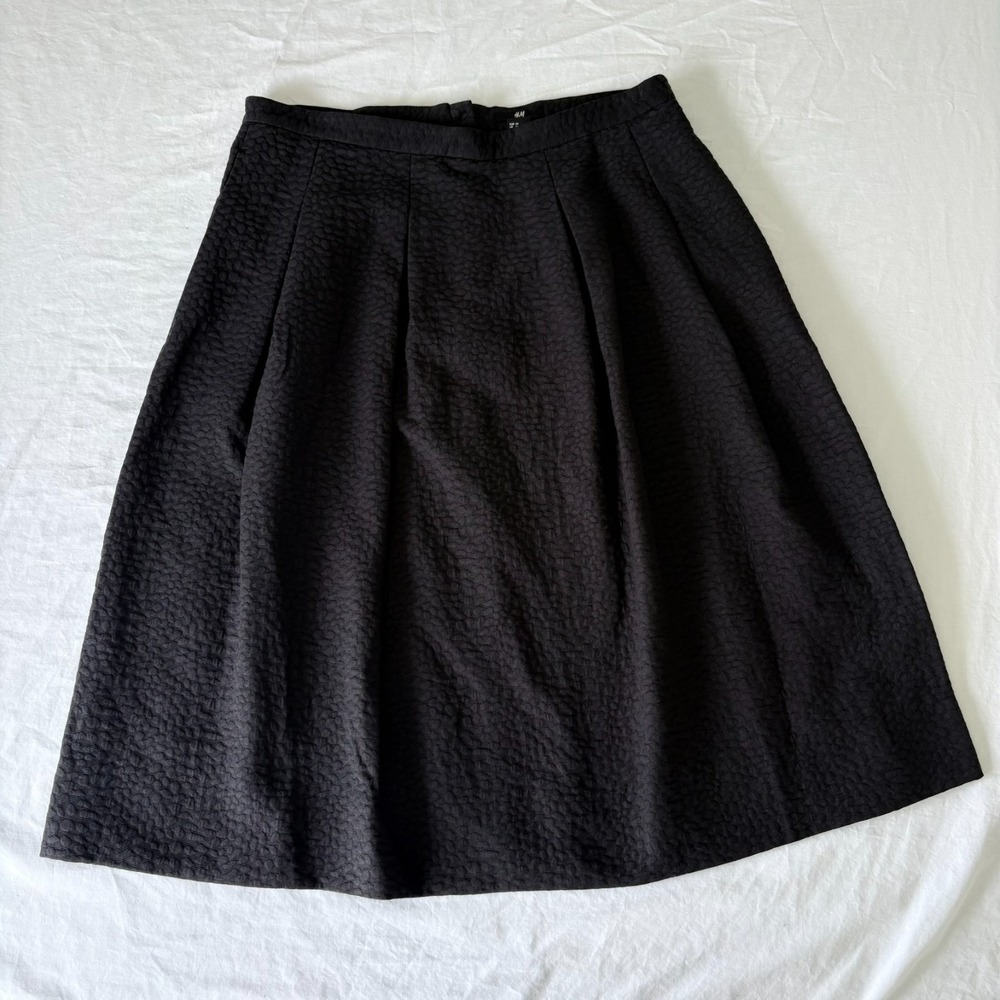 H&M Womens Black Textured Pleated Front A-Line Minimalist Classic Skirt Size 14